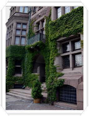 Tjol�hols slott